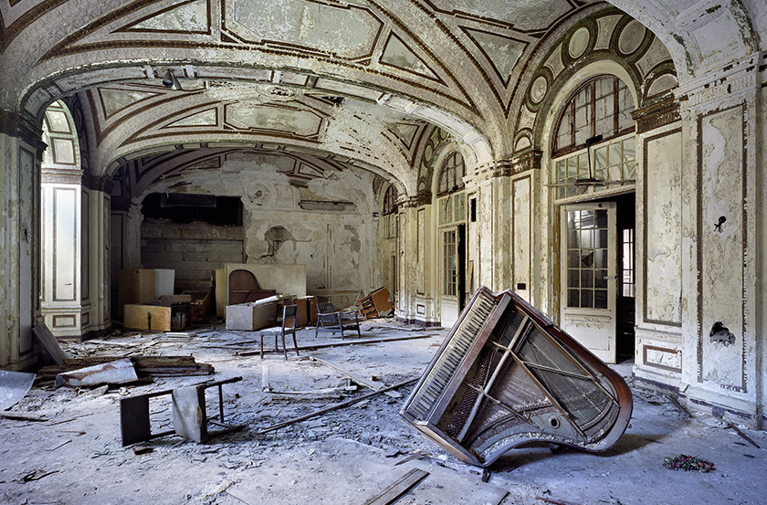 Yves Marchand & Romain Meffre | The ruins of Detroit